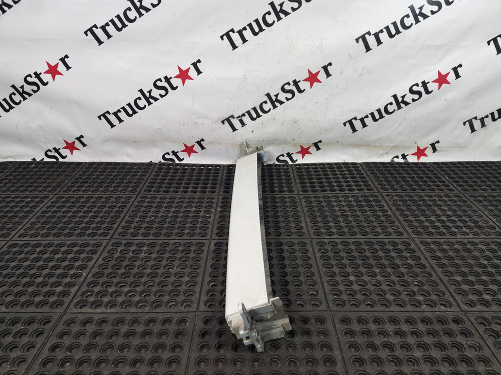 Накладка бампера нижняя