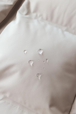 ZARA КУРТКА С НАШИВКОЙ WATER REPELLENT, ЦВЕТ ЛЬДА