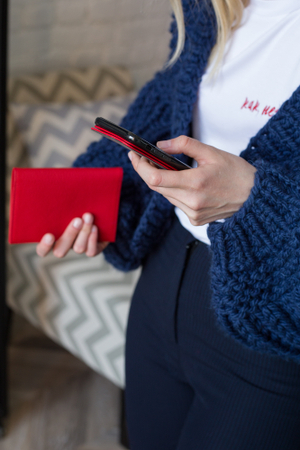 Чехол для iPhone 13 Pro Max из кожи страуса, цвета фуксии