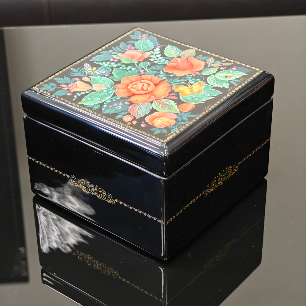 Шкатулка с росписью Палех "Розы"