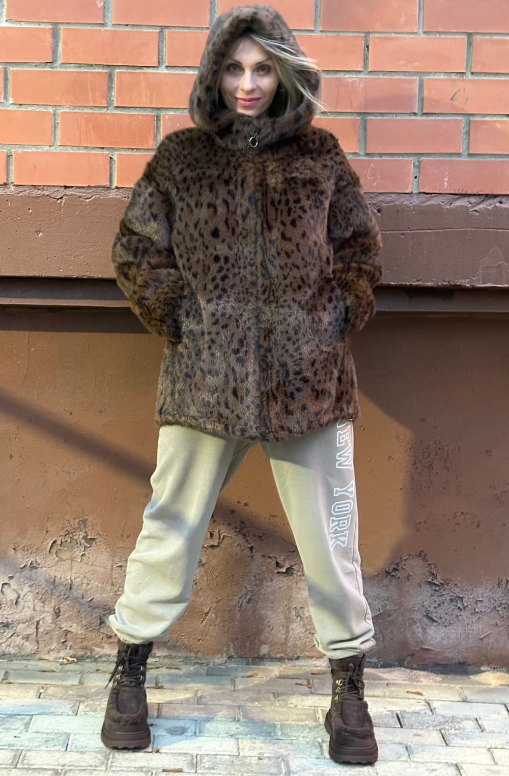 Шуба леопард с поясом / коричневый