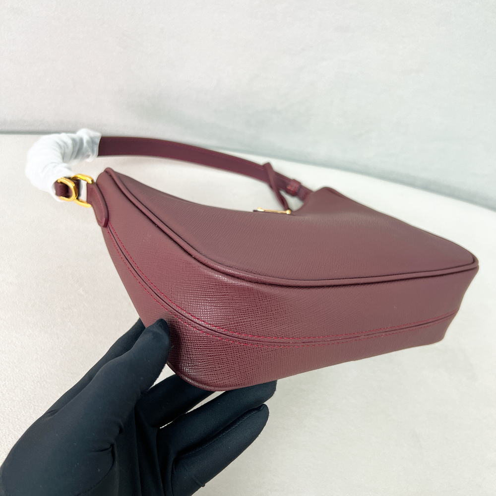 Prada Re-Edition 2005 Saffiano