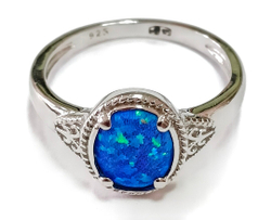 Ювелирное кольцо из серебра  925 пробы с опалом