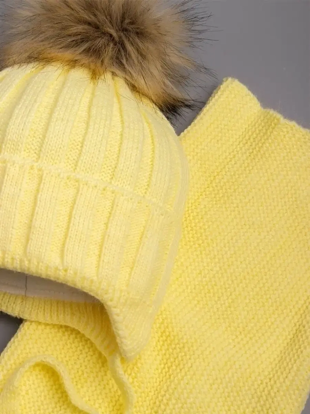 Шапка зимняя детская и снуд вязаные