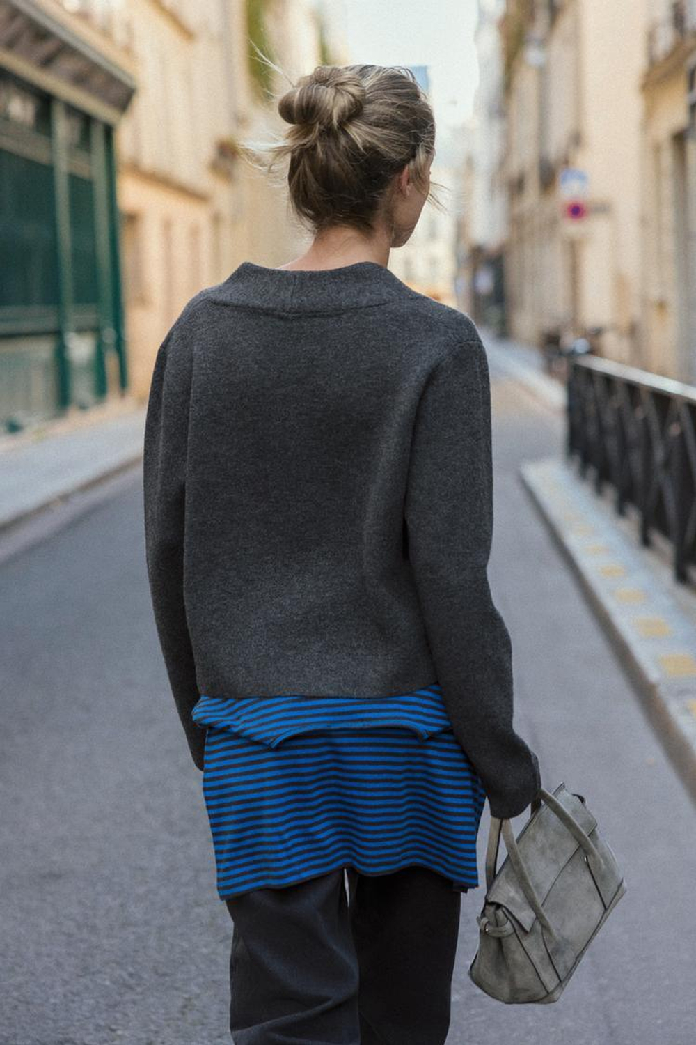 ZARА ТРИКОТАЖНЫЙ КАРДИГАН С V-ОБРАЗНЫМ ВЫРЕЗОМ, АНТРАЦИТОВО-СЕРЫЙ