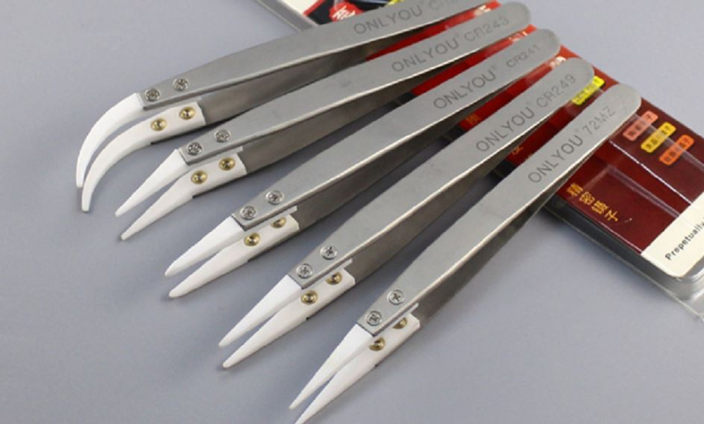 Пинцет керамический CR249