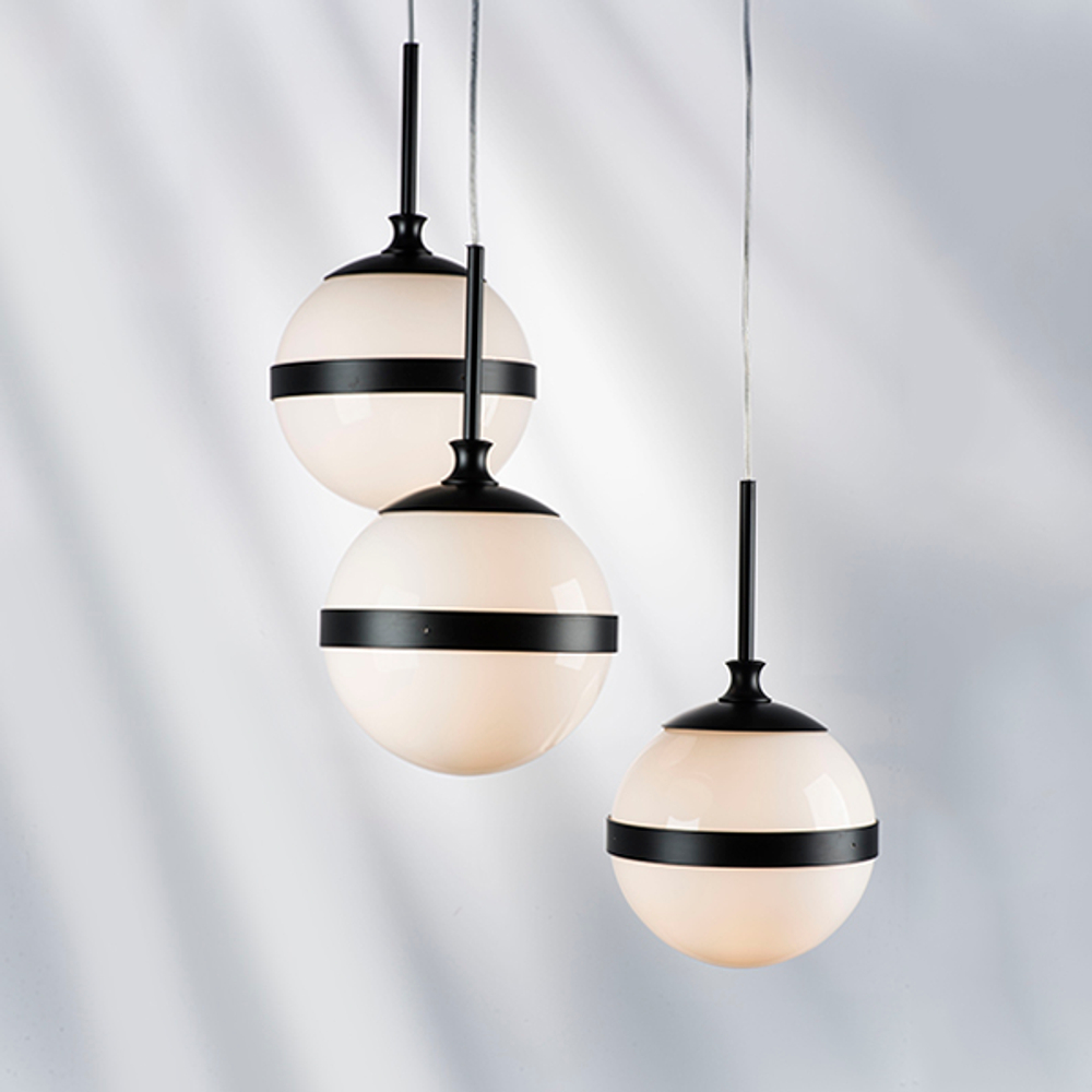 813137 Люстра GLOBO 3х40W E14 черный/белый