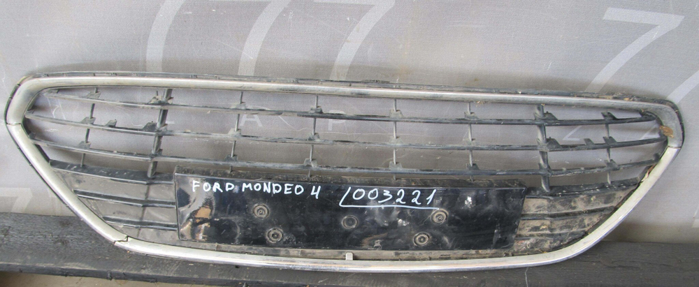 Решетка бампера Ford Mondeo 4  Б/У Оригинал bs7117b968b