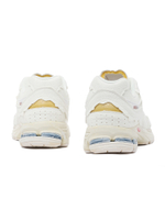 Женские Кроссовки M2002rdv1