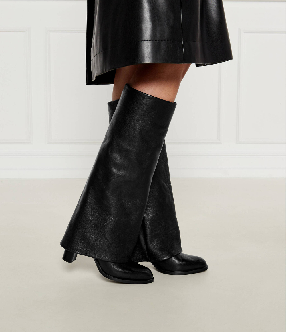 Кожаные сапоги казаки на каблуке See By Chlo\u00e9 - черный(SB43061A 20071)