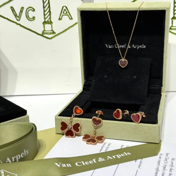 Серьги VAN CLEEF & ARPELS Sweet Hearts