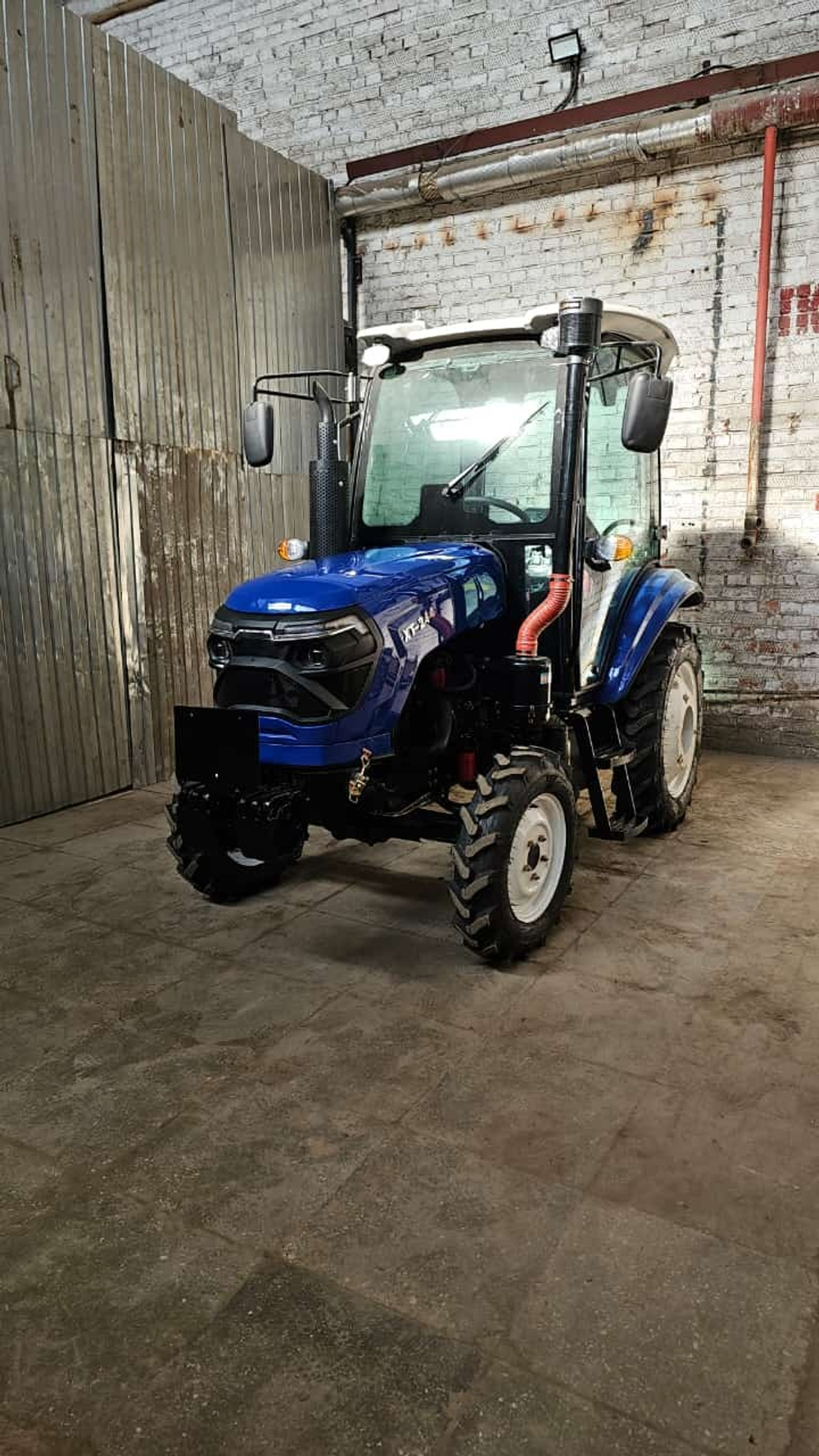 Трактор (минитрактор) Xingtai | Синтай XT-244C с кабиной (4+1)