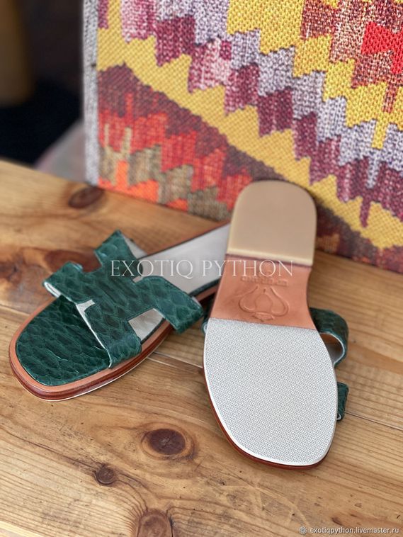 Шлепки натуральной из кожи питона SH-159