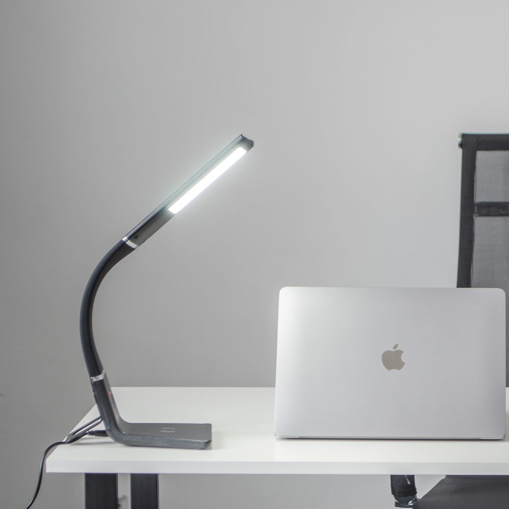 TLD-565 Black-LED-360Lm-3000-6000K-Dimmer-WR Светильник настольный. 12W. Сенсорный выключатель. Диммер. Беспроводное зарядное устройство. Черный. ТМ Uniel