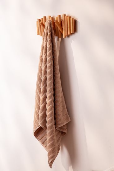 Полотенце банное waves бежевого цвета из коллекции essential, 70х140 см