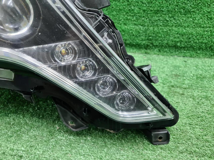 Битая Фара правая Toyota LC Prado 150 (13-17) LED