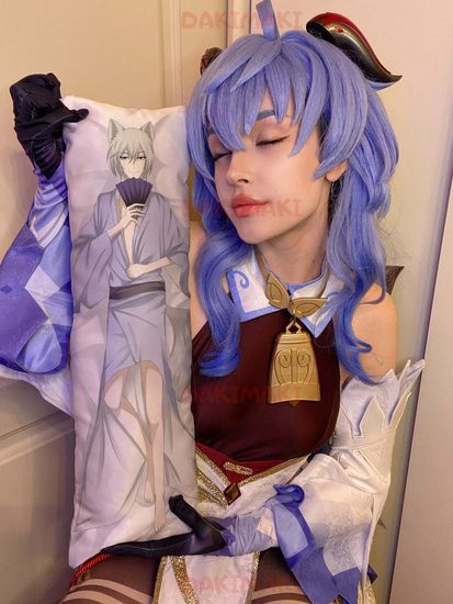 Мини дакимакура Томоэ из Очень приятно, Бог арт. M0756, 60х20 см