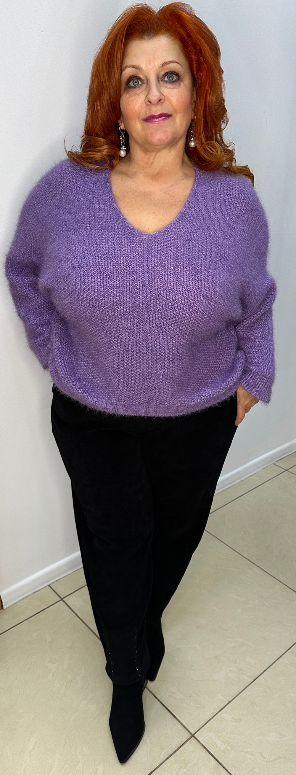 Мохеровый джемпер с V-образным вырезом