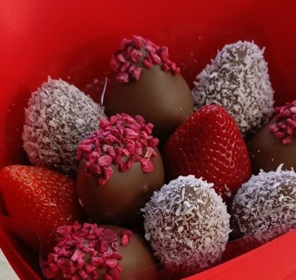 Клубничный букет "Комплимент"