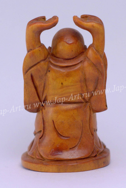 Нэцкэ Хотей с поднятыми руками