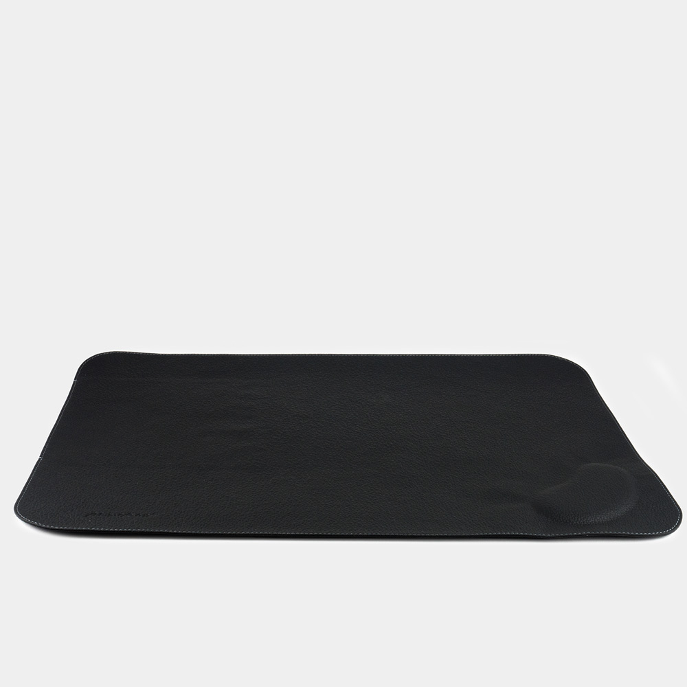 Коврик кожаный для MacBook Tapis цвета черный