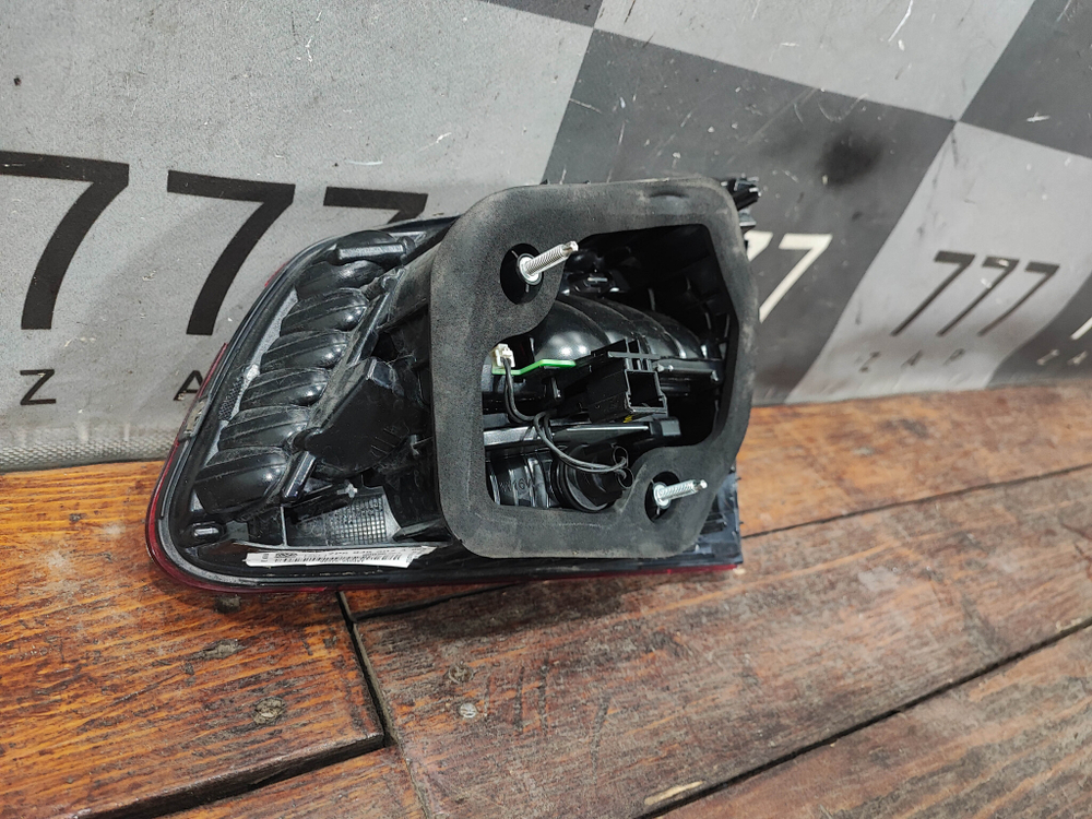 Фонарь задний левый Volkswagen Touareg 2 10-18 Б/У Оригинал 7P6945307A