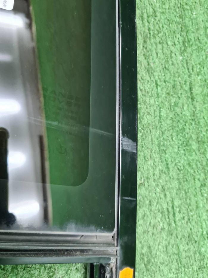 Форточка двери задняя правая RR Vogue 4 L405 12-22