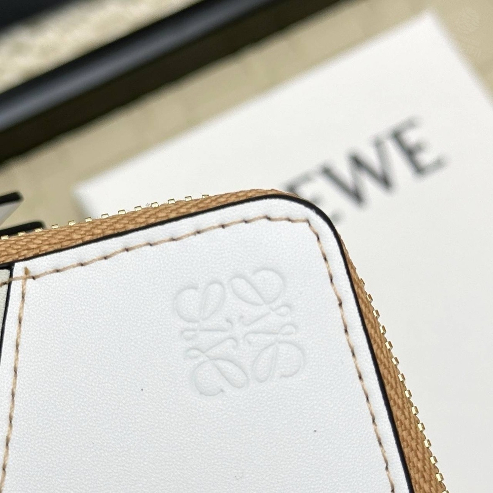 Картхолдер Loewe