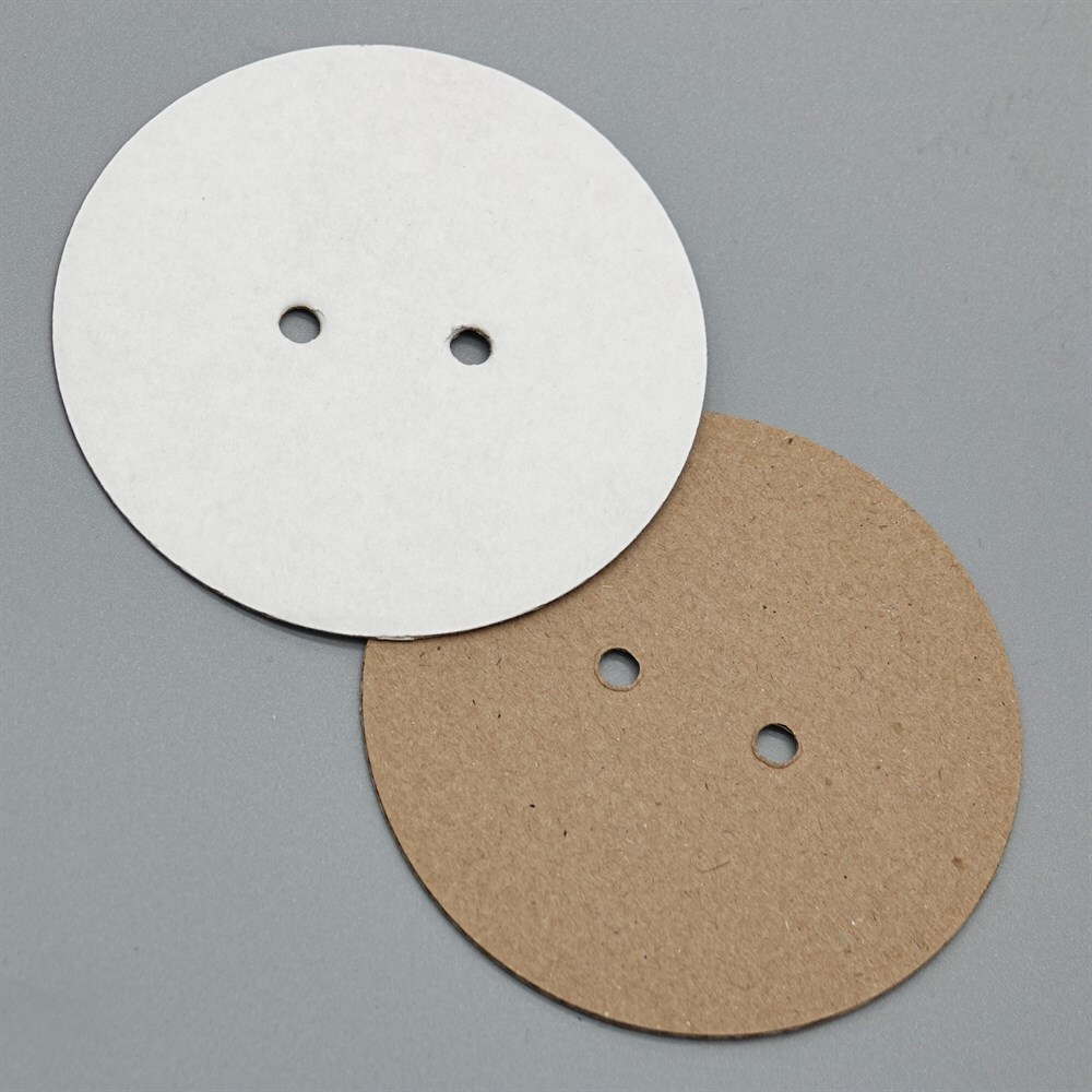 Картонный задник 86 мм. картон 300 гр. С 2 отверстиями под булавку.