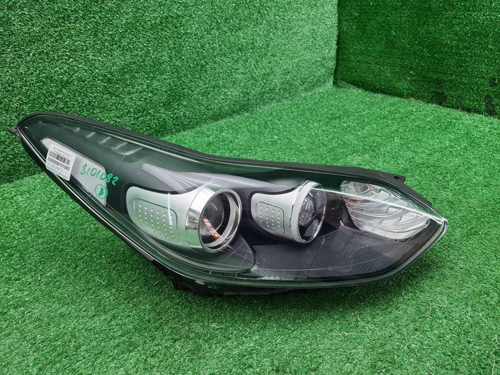 Фара правая Kia Sportage 4 QL (2016-2018) ксенон