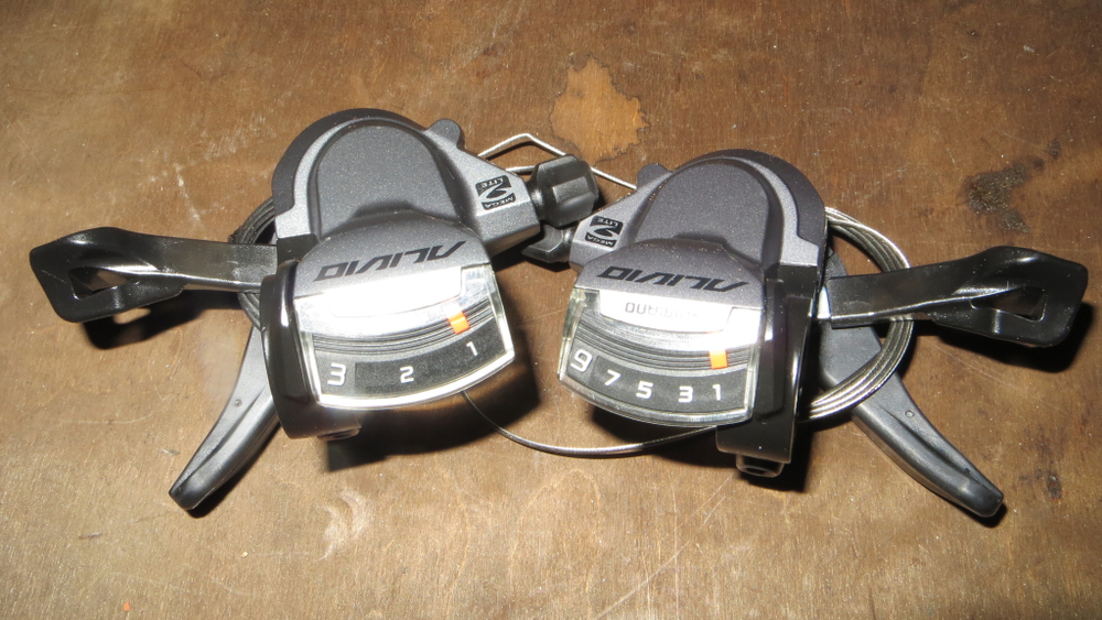 Манетки Shimano Alivio SL-M4000, 3x9 скоростей комплект