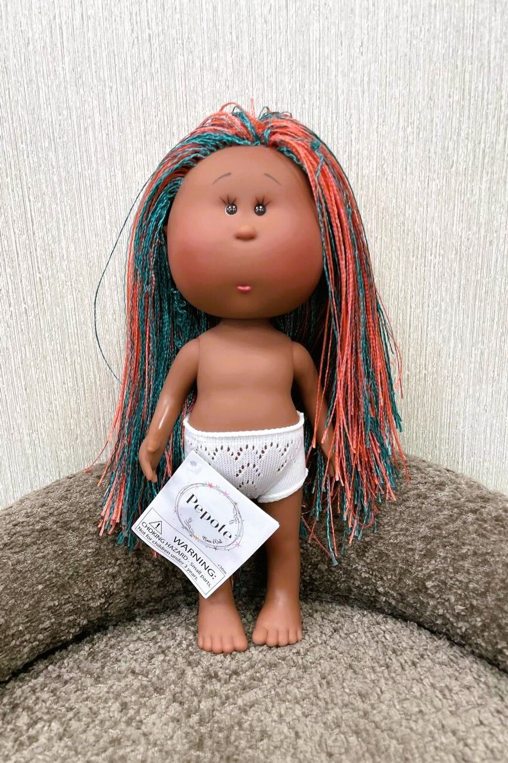 УЦЕНКА2 Кукла Nines виниловая 30см MIA без одежды (3000WN1)