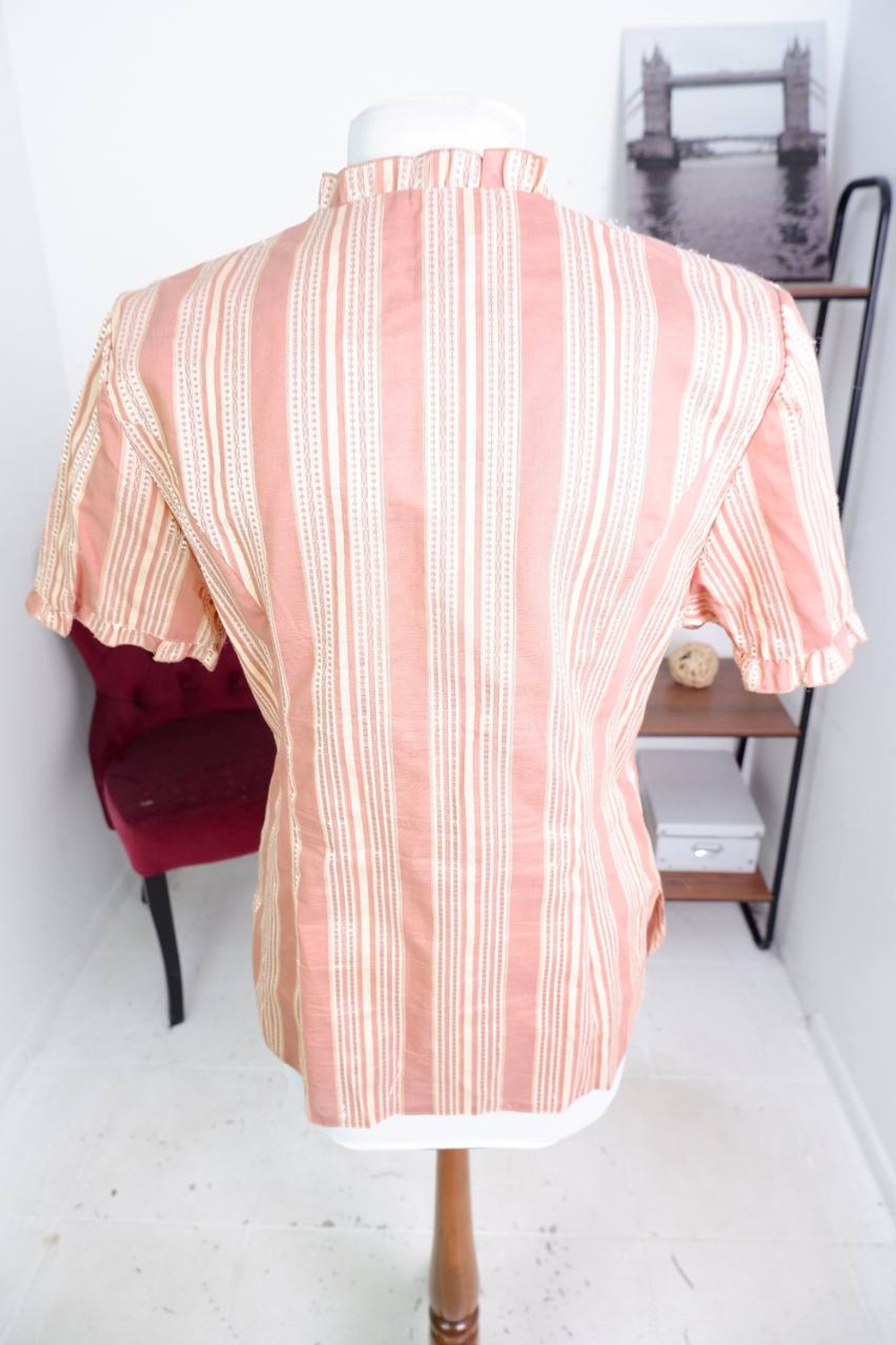 Блузка Le Soleil практичная, визуально на 50 размер