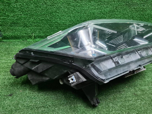 Фара правая Faw Besturn T77 (2018-н.в.) LED