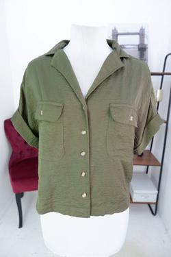 Блузка Marks&Spencer приятна к телу, визуально на 46 размер