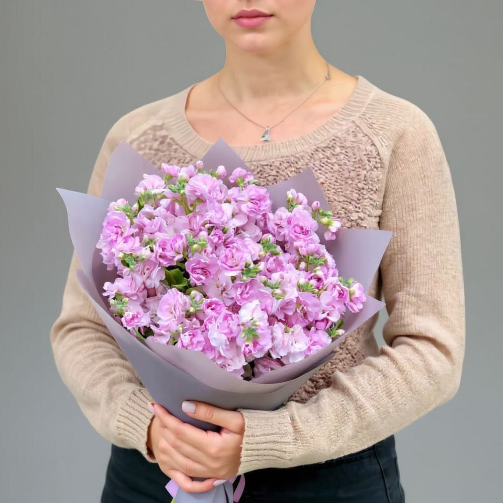 Монобукет из пышных маттиол (средний)