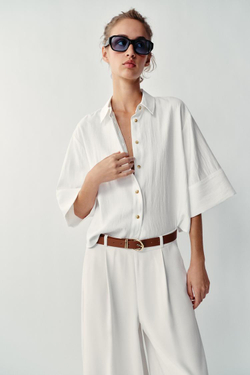 ZARA ДЛИННЫЕ ШОРТЫ С РЕМНЕМ, ЖЕЛТОВАТО-БЕЛЫЙ