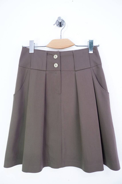 Юбка PAUL BRIAL достаточно лаконичная, визуально 46 размер