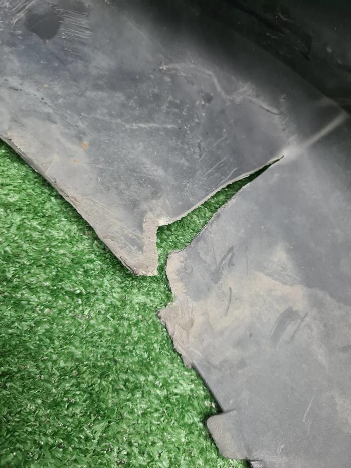 Бампер передний Mercedes E c207 (2009-2013) AMG