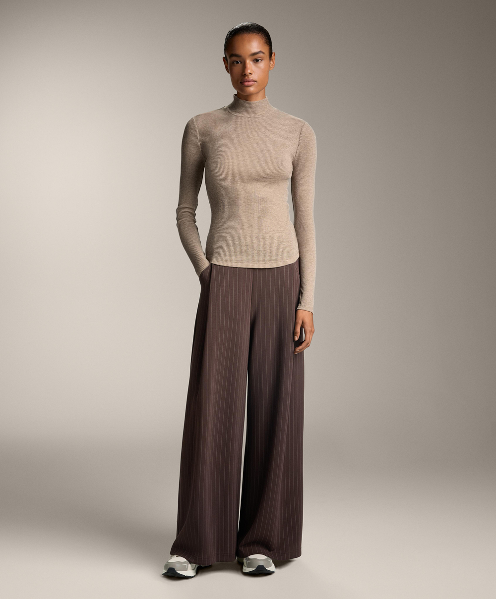 Oysho Футболка Base Layer в рубчик с высоким воротником и лиоцеллом, серо-коричневый меланж