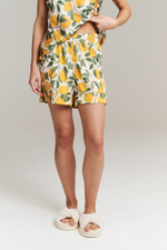 Шелковые шорты с кантом и лимонами