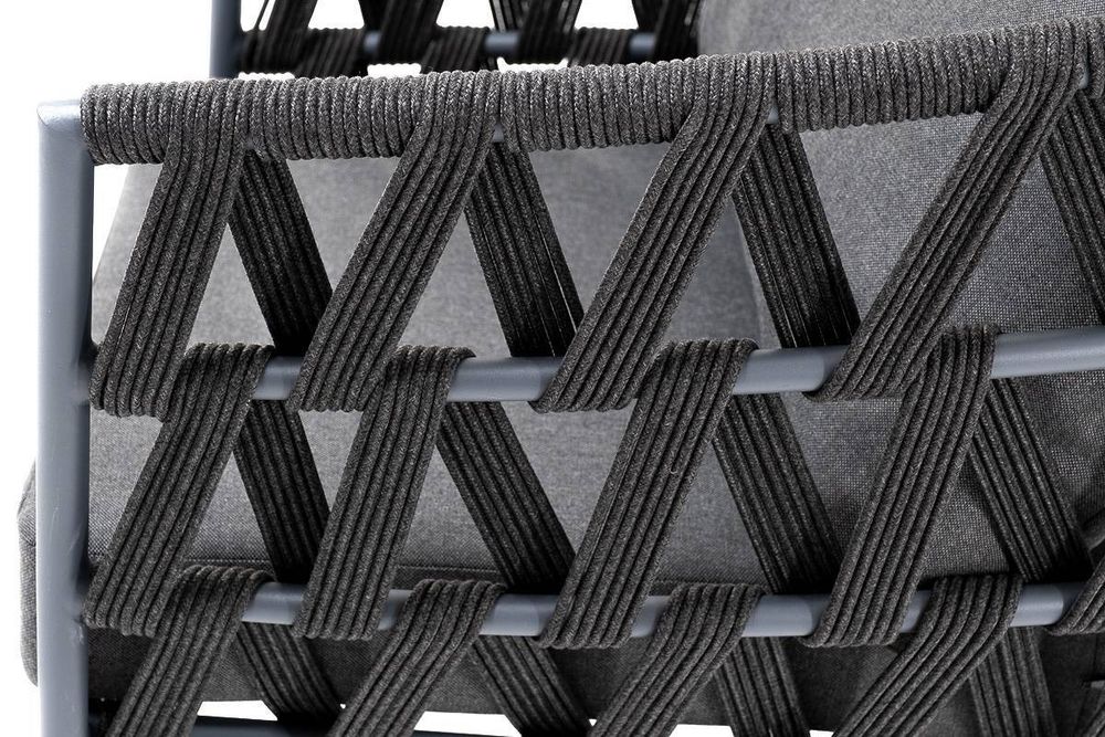 "Диего" кресло плетеное из роупа, каркас алюминий темно-серый (RAL7024) муар, роуп темно-серый круглый, ткань темно-серая 027