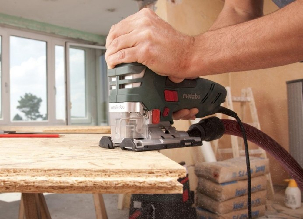 Лобзик сетевой METABO STE 140 Plus 601403500 пластиковый кейс