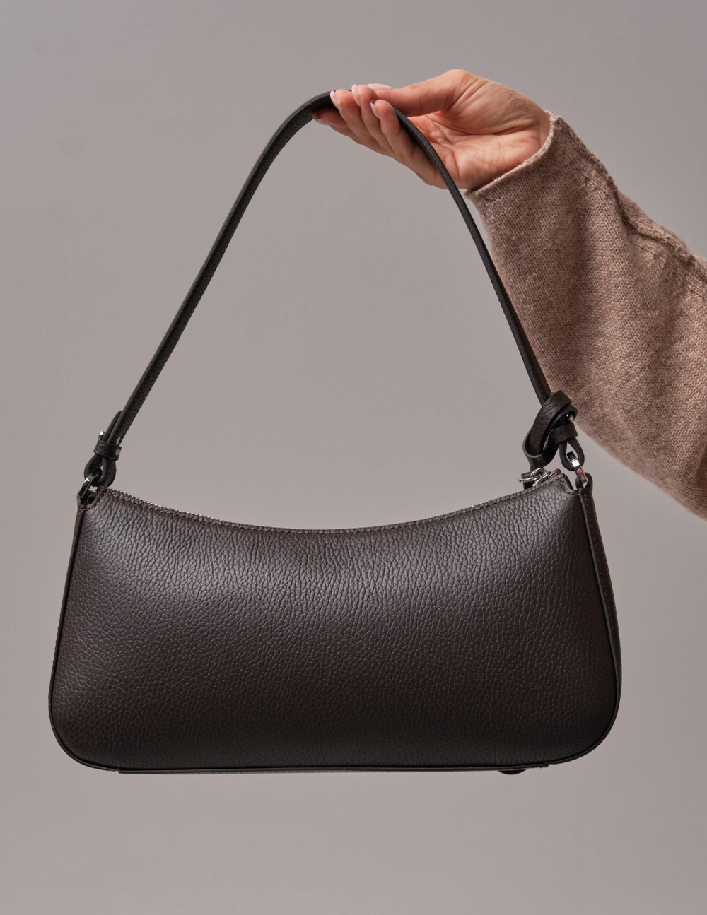 Кожаная сумка багет кросс-боди коричневый шоколад