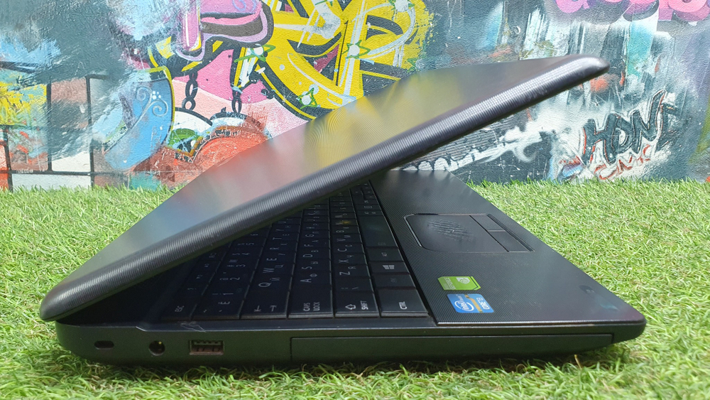 Ноутбук Toshiba i3/4 Gb