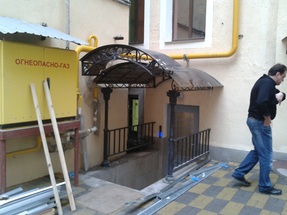 Изготовление кованых козырьков