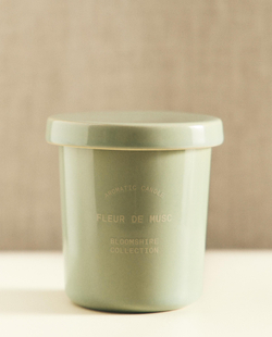 Zara Home Свеча ароматическая Fleur de Musc 170 г, растительный воск, аромат цветочный древесный, Розовый