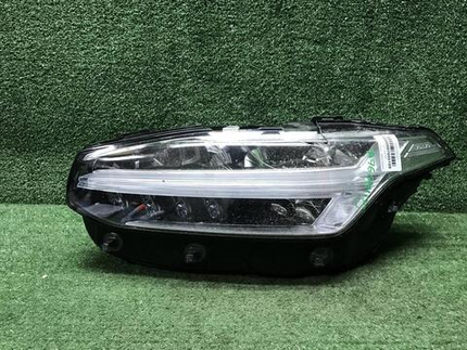 Битая Фара левая Volvo XC60 2 (2021-н.в.) LED