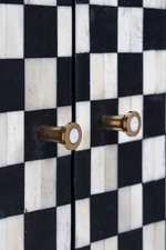 Комод с инкрустацией