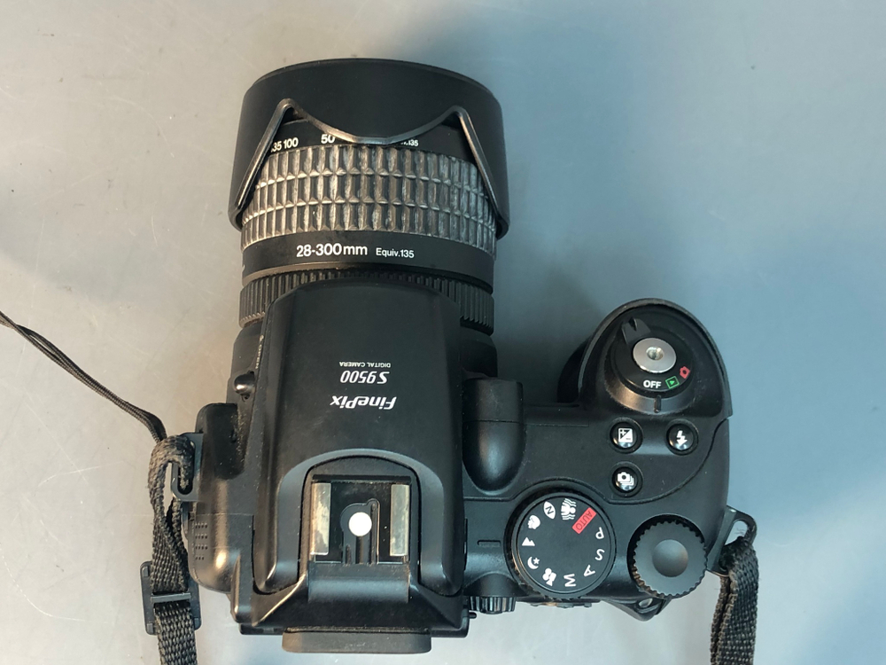 Fujifilm FinePix S9500